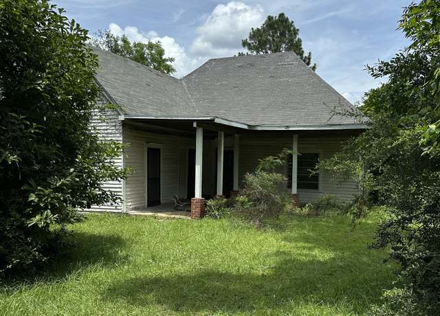 Property at 35 Hancock St, Warm Springs, GA 31830, 3 beds, 1 bath