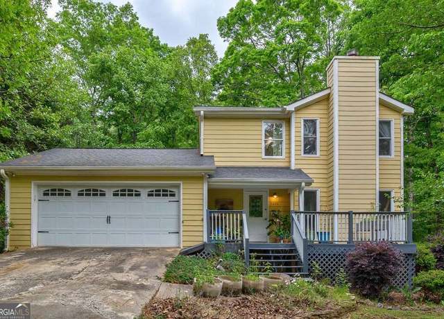 Property at 7090 Hickory Dr, Winterville, GA 30683, 4 beds, 3 baths