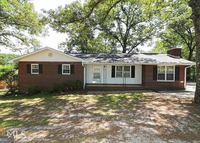 Property at 102 Shelia Dr, Warner Robins, GA 31088, 3 beds, 2 baths