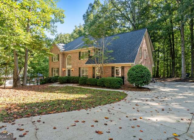 Property at 270 Emerald Lake Dr, Fayetteville, GA 30215, 4 beds, 2.5 baths