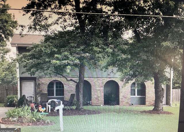 Property at 1106 Green Valley Dr NW, Conyers, GA 30012, 4 beds, 2 baths