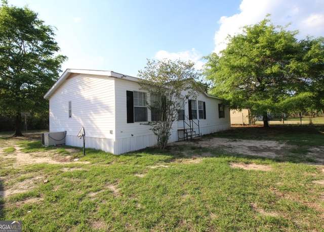 Property at 447 Smith Rd, Defuniak Springs, FL 32433, 3 beds, 2 baths