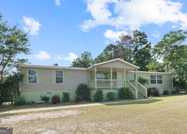 Property at 134 Lovers Ln NE, Milledgeville, GA 31061, 3 beds, 2 baths