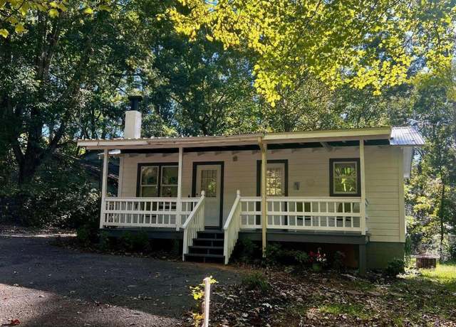 Property at 438 Sanders St, Clarkesville, GA 30523, 2 beds, 1 bath