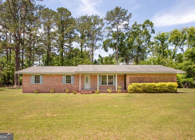 Property at 1114 Laurel St, Blackshear, GA 31516, 4 beds, 3 baths