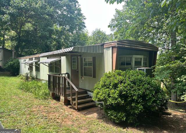 Property at 316 Cardinal Ln, Toccoa, GA 30577, 2 beds, 1 bath