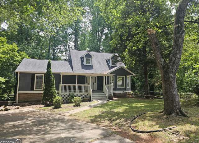 Property at 686 Favorwood Dr SW, Marietta, GA 30060, 3 beds, 3.5 baths