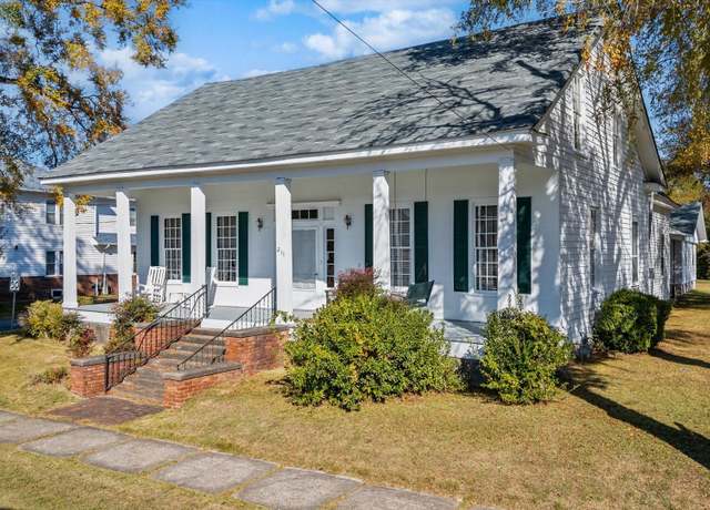 Property at 211 Main St, Franklin, GA 30217, 8 beds, 2.5 baths