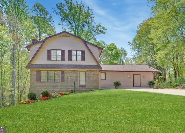 Property at 186 Foxdale Dr, Toccoa, GA 30577, 5 beds, 4.5 baths