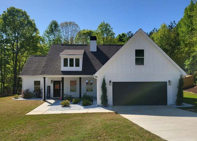Property at 177 Maple Dr, Commerce, GA 30529, 3 beds, 2 baths