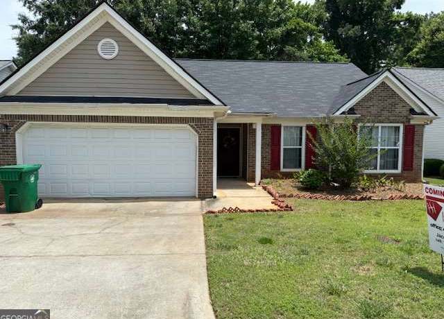 Property at 2863 Hillvale Cove Dr, Lithonia, GA 30058, 3 beds, 2 baths
