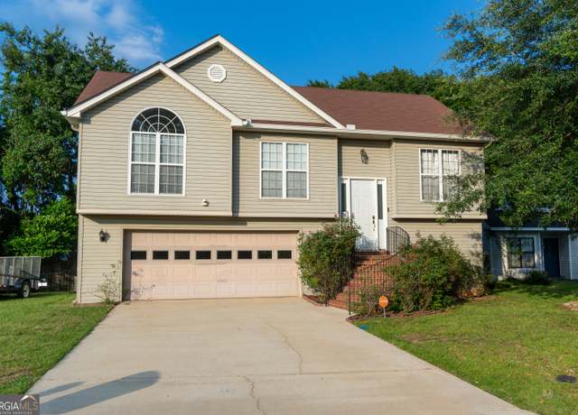 Property at 112 Pebblebrook E, Warner Robins, GA 31088, 3 beds, 2 baths