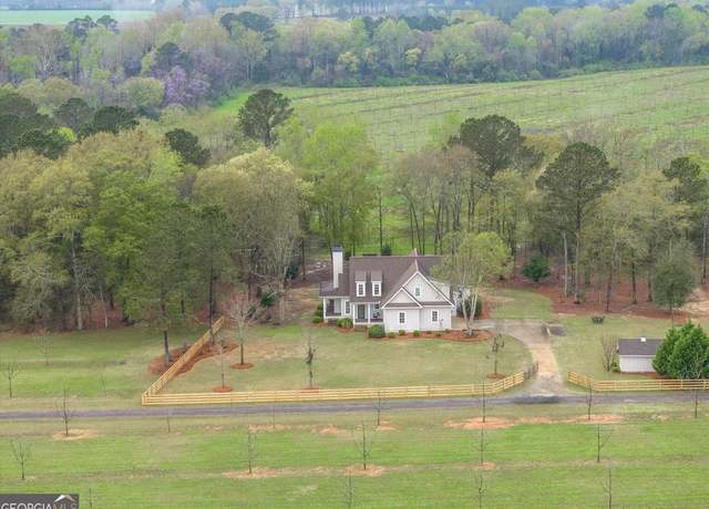 Property at 1610 Columbus Hwy, Hawkinsville, GA 31036, 3 beds, 2.5 baths