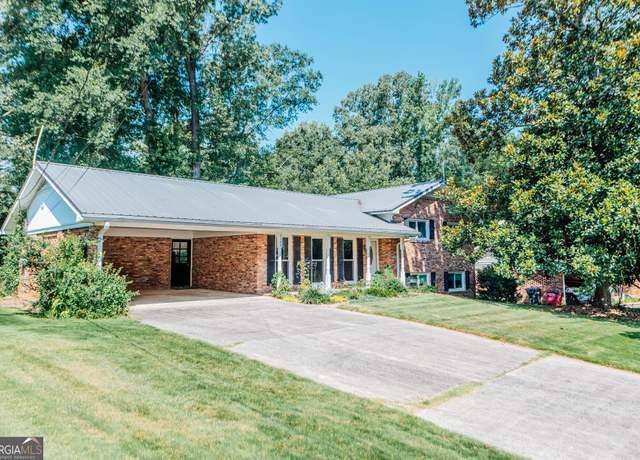 Property at 3268 Willowdale Dr, Macon, GA 31204, 3 beds, 2.5 baths