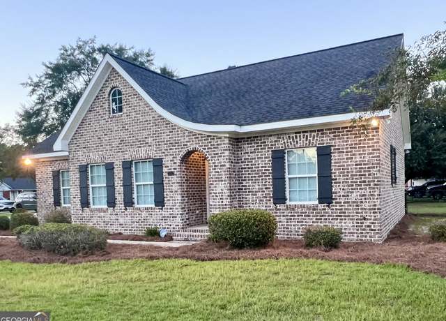 Property at 321 E Magnolia St, Jesup, GA 31546, 3 beds, 2 baths