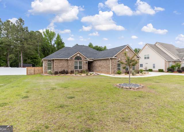 Property at 303 Collins Estate Ave, Centerville, GA 31028, 3 beds, 2.5 baths
