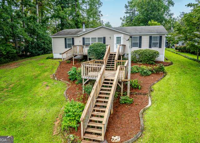 Property at 231 Lakeshore Dr, Eatonton, GA 31024, 3 beds, 2 baths