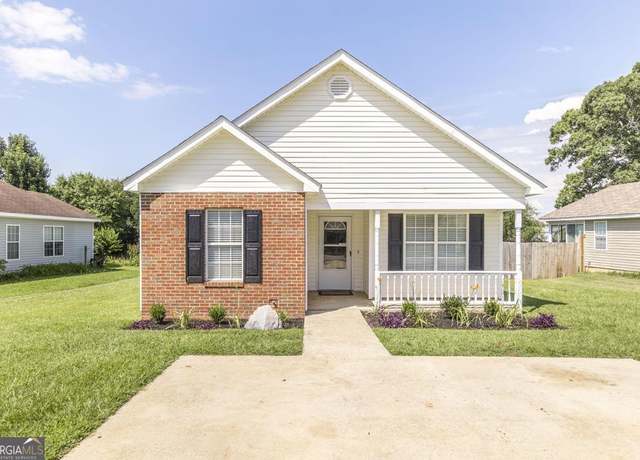 Property at 313 Strawbridge Ln, Bonaire, GA 31005, 3 beds, 2 baths