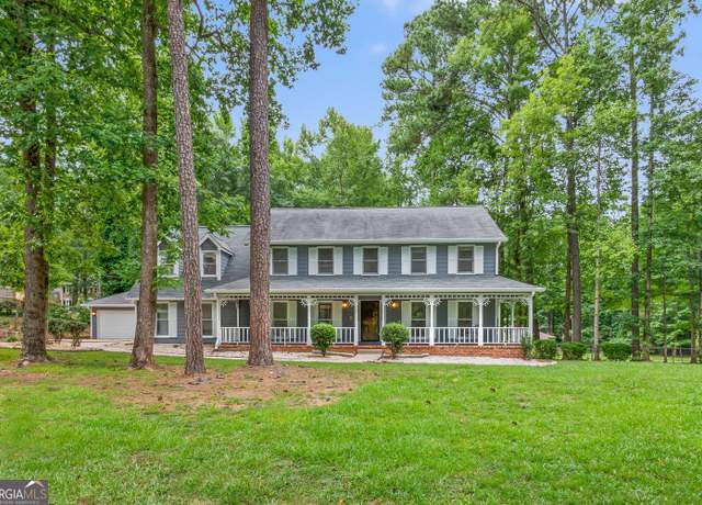 Property at 105 Oak Leaf Ct, Fayetteville, GA 30214, 5 beds, 2.5 baths