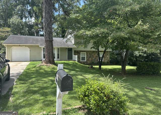Property at 5658 Saint Thomas Dr, Lithonia, GA 30058, 4 beds, 3 baths