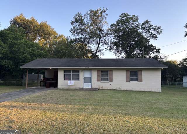 Property at 2550 Burbank Pl, Macon, GA 31206, 3 beds, 1 bath