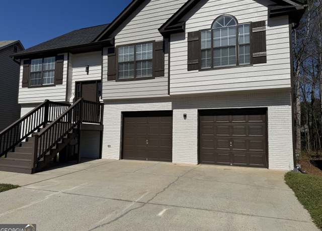 Property at 955 Loch Forest Way, Riverdale, GA 30296, 4 beds, 3 baths
