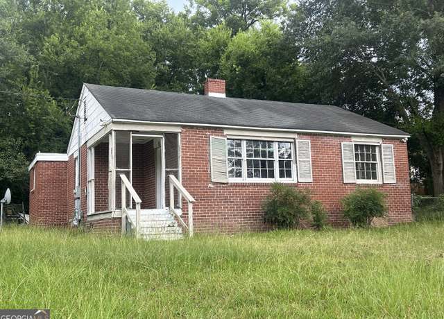 Property at 1336 Peavy Dr, Macon, GA 31206, 3 beds, 2 baths