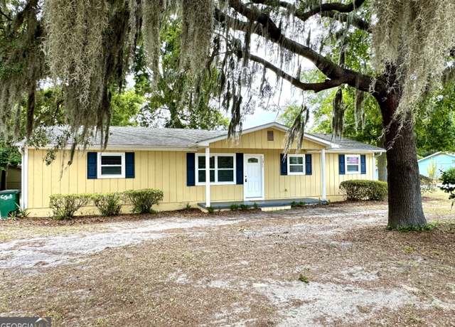Property at 1011 Dilworth St, St. Marys, GA 31558, 3 beds, 2 baths