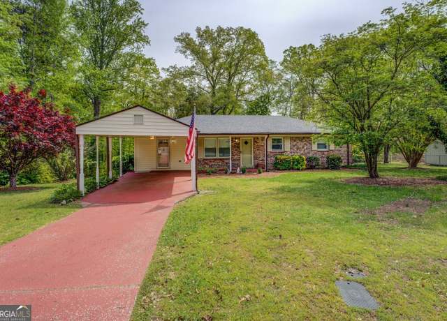 Property at 6950 Shannon Dr, Lithia Springs, GA 30122, 3 beds, 2 baths