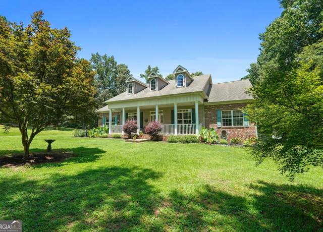 Property at 590 Oakridge Dr, Forsyth, GA 31029, 3 beds, 3 baths