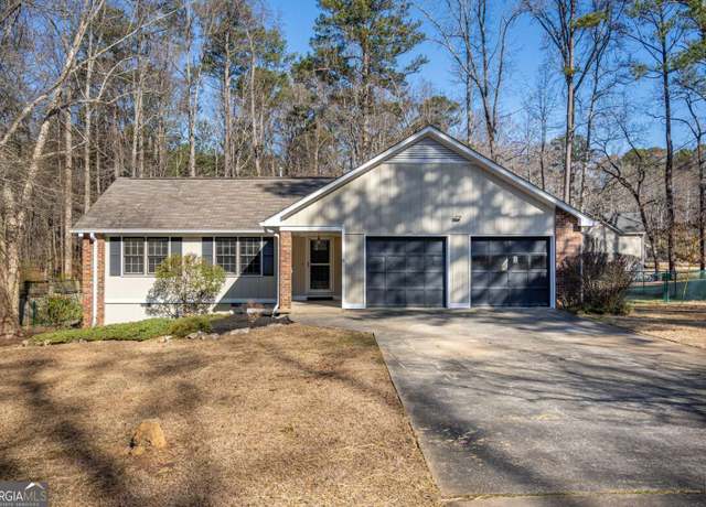 Property at 9 Arrowwood Dr, Newnan, GA 30265, 3 beds, 2 baths