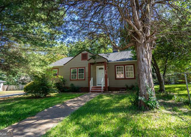 Property at 466 Lake Dr, Hapeville, GA 30354, 4 beds, 3 baths