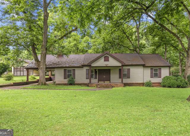 Property at 724 Hill St, Madison, GA 30650, 3 beds, 2 baths