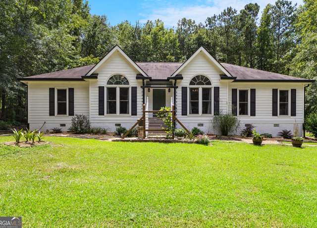 Property at 200 Timberidge Dr, Newnan, GA 30263, 3 beds, 2 baths