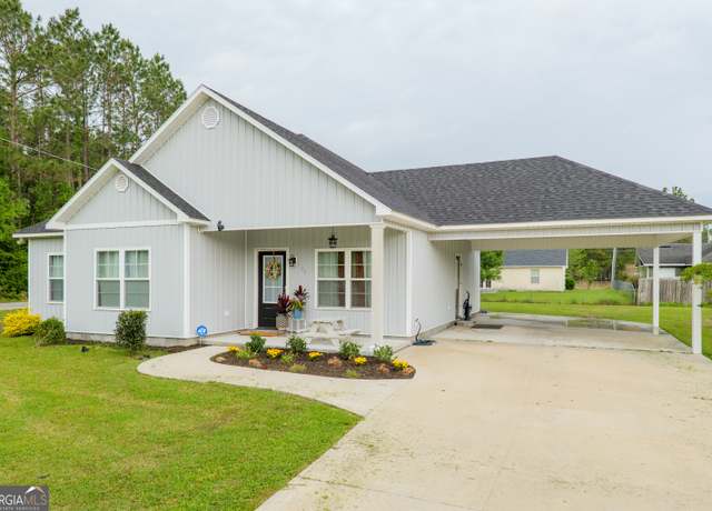 Property at 118 Oklahoma Cir, Adel, GA 31620, 3 beds, 2 baths