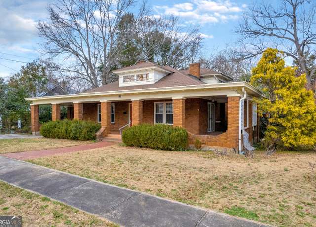Property at 490 College St, Royston, GA 30662, 5 beds, 2.5 baths