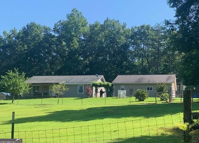 Property at 807 Holly Cir, Mount Airy, GA 30563, 3 beds, 2 baths