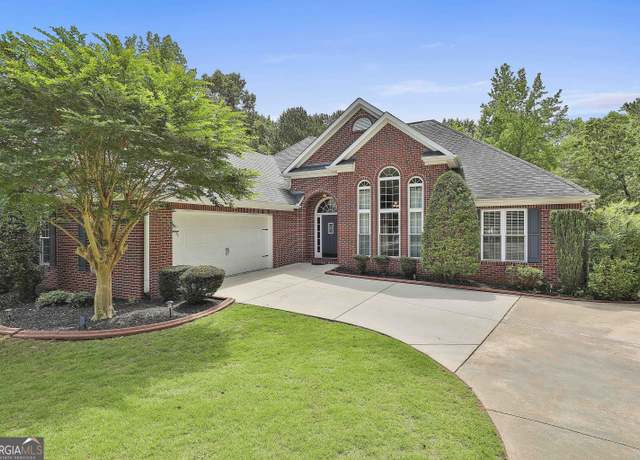 Property at 135 Rockglen Ct, Fayetteville, GA 30215, 5 beds, 3 baths
