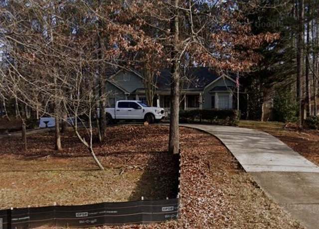 Property at 24 Picketts Mill Pl, Acworth, GA 30101, 3 beds, 2 baths