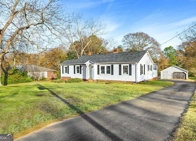 Property at 163 Cleveland Ave, Hartwell, GA 30643, 3 beds, 2 baths