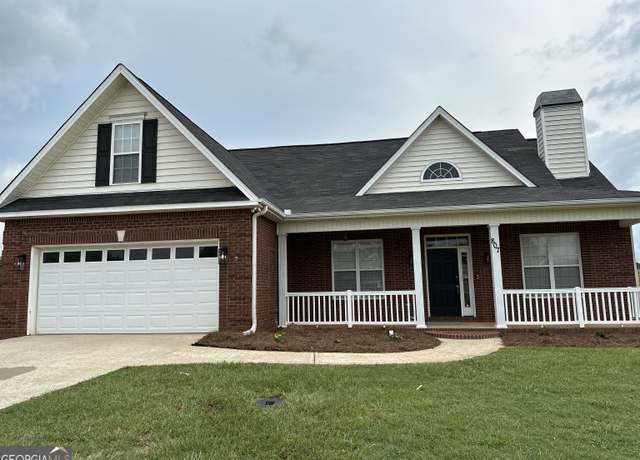 Property at 807 Loudon Hill Dr, Warner Robins, GA 31088, 4 beds, 2 baths