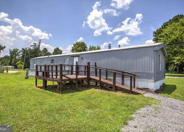 Property at 8 Kay Dr, Summerville, GA 30747, 3 beds, 2 baths