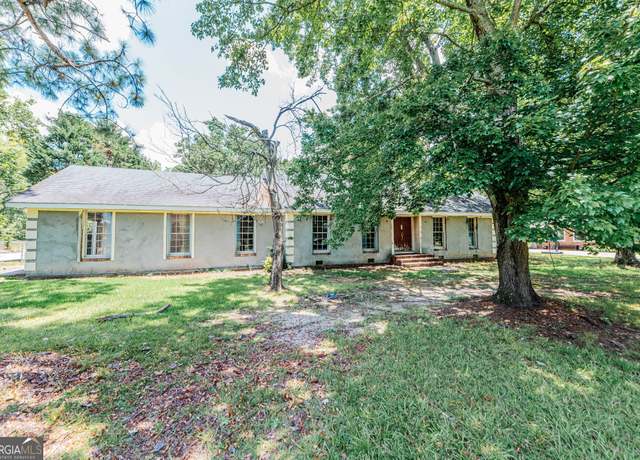 Property at 618 Westview Dr, Fort Valley, GA 31030, 5 beds, 3 baths