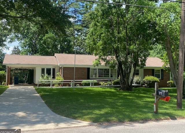 Property at 719 N 18th St, Lanett, AL 36863, 3 beds, 2 baths