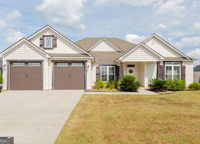 Property at 4010 Valiant Ct, Valdosta, GA 31605, 4 beds, 3 baths