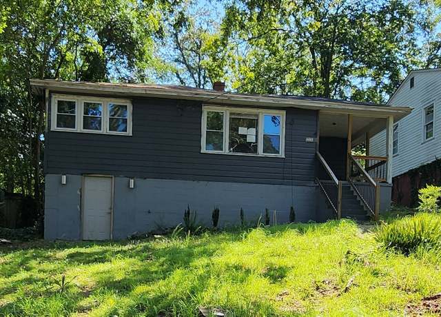 Property at 1223 West Broad St, Griffin, GA 30223, 5 beds, 3 baths