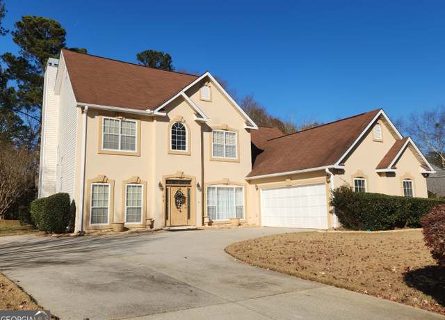 Property at 98 Gleneagles Dr, Fayetteville, GA 30215, 4 beds, 2.5 baths
