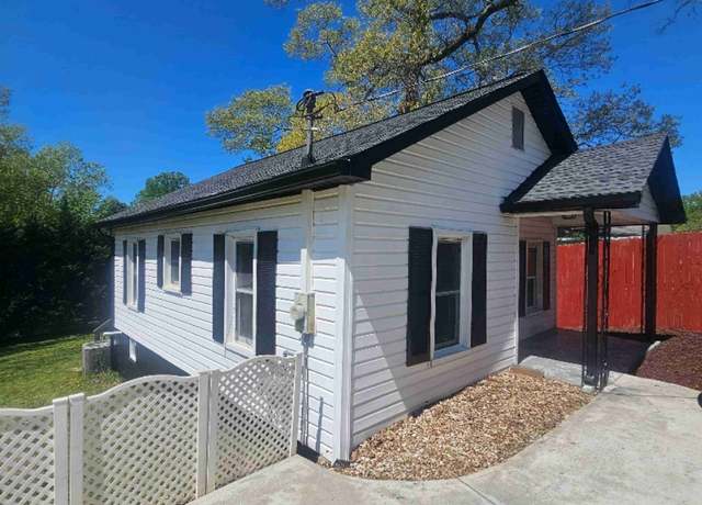 Property at 359 Hoyt St, Cornelia, GA 30531, 2 beds, 1 bath