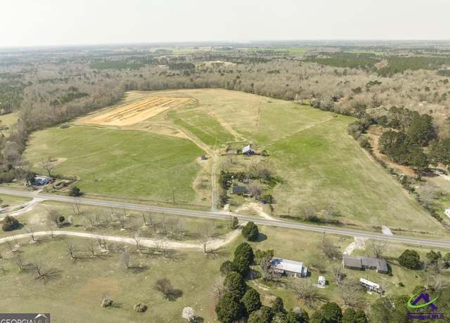 Property at 406 Mac Thompson Rd, Cochran, GA 31014