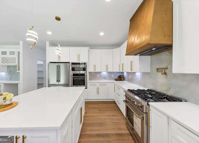 Property at 636 Harbour Shores Dr, Jackson, GA 30233, 4 beds, 3 baths